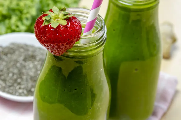 Healthy Green Juice Smoothie Drink