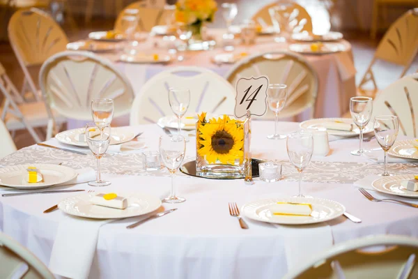 Wedding Table Centerpieces with Flowers