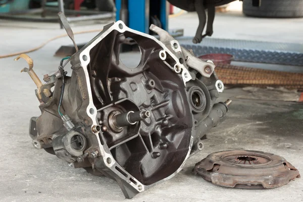 Gearbox Assembly and Vehicle Clutch