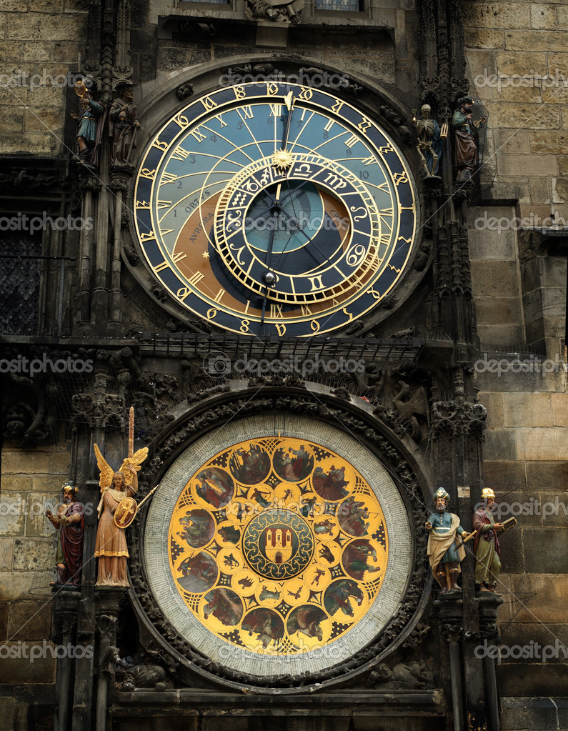 Antico orologio gotico — foto stock © v strelok #37114061 Orologio antico