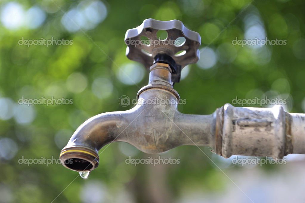 http://st.depositphotos.com/3038747/3896/i/950/depositphotos_38963219-Bronze-metallic-faucet-with-water-drop.jpg