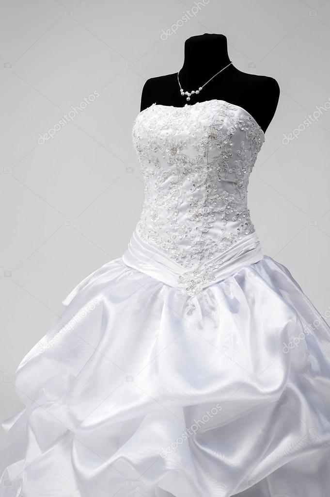 Vestido de novia en un maniquí
