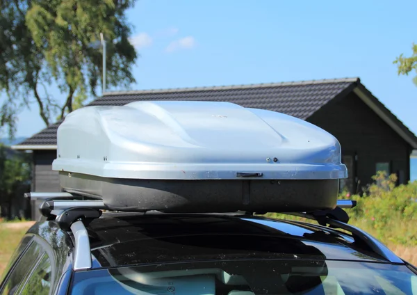 Frontend of roof box on car