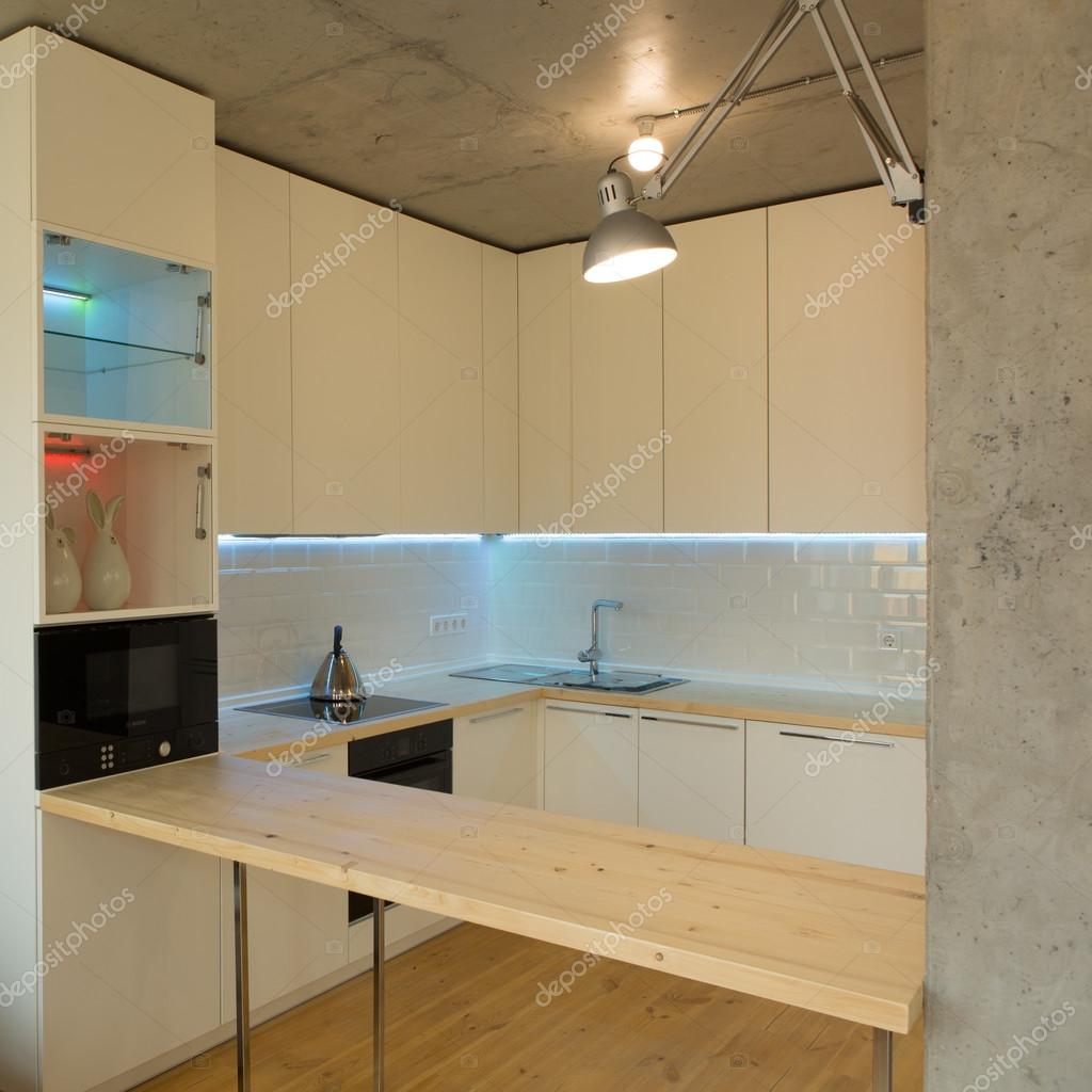 Moderna ed elegante cucina bianco — foto stock © sarymsakov #43521445