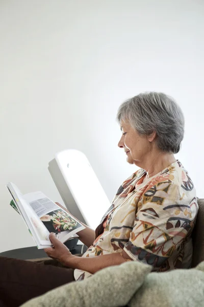 ELDERLY PERSON LIGHT THERAPY