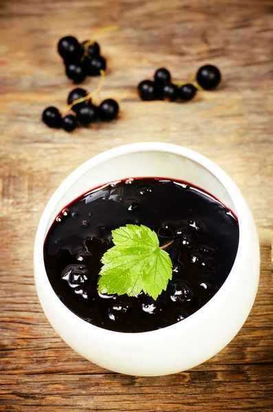 Black currants jam