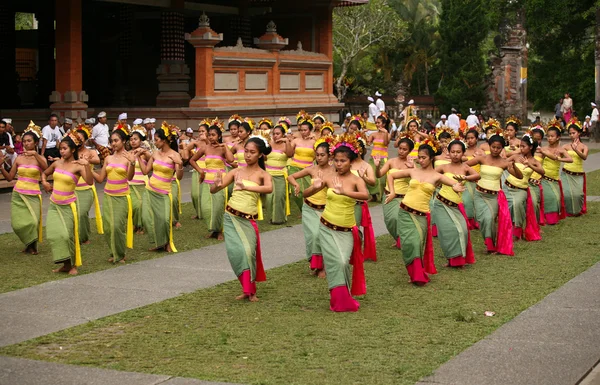 Balinese ladies dance