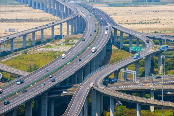 Architecture of highway construction