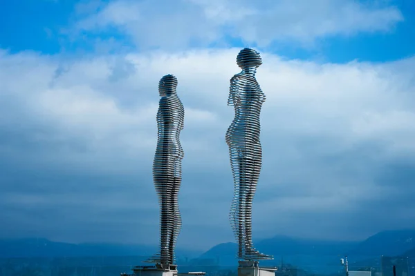 Kunstobjekt Bewegte Figuren Von Ein Paar Menschen Auf Dem Damm — Stockfoto