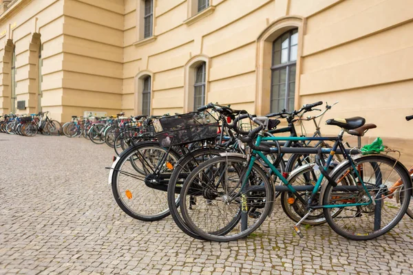 Парковка Велосипедов Европе Популярный Городской Транспорт Берлин Германия 2019 — стоковое фото
