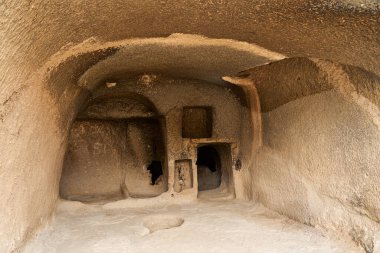 Gürcistan 'ın kültürel tarihi mirası. Vardzia kayadaki antik bir mağara kentidir..