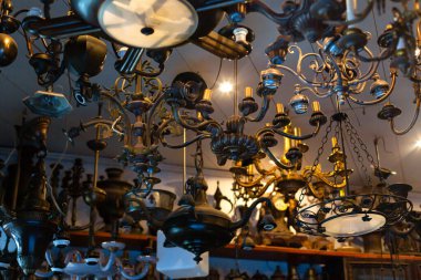 İsrail 'de hediyelik eşya ve antika pazarı. Tel Aviv, İsrail - 02.14.2015