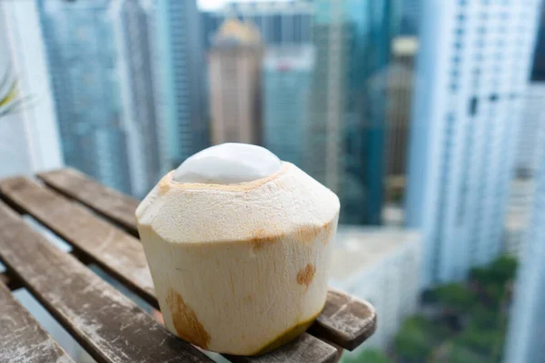 Coco Descascado Pronto Para Comer Coco Sem Casca — Fotografia de Stock