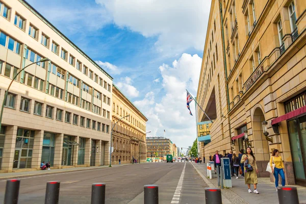 柏林的建筑城市街道 有现代化的建筑物 德国柏林 2019 — 图库照片