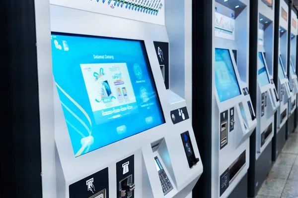 지하철 Ticket Machines 말레이시아의 콸라룸푸르 2020 — 스톡 사진