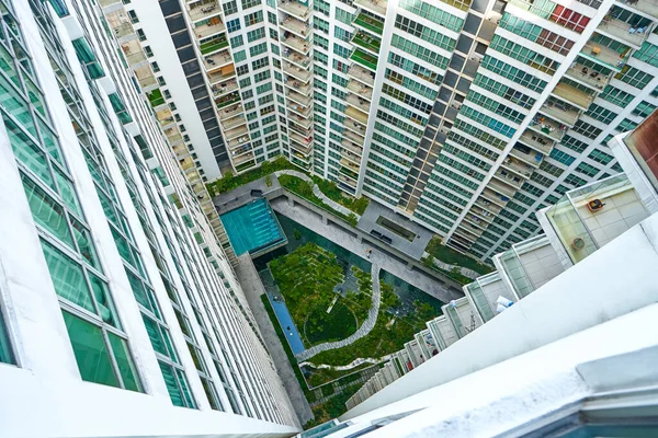 Green Garden Inner Yard Residential Building Complex Kuala Lumpur Malaysia — Stockfoto