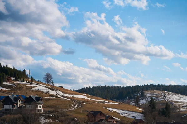 Ukraińskie Karpaty Krajobraz Gór Wiosna Karpackiej Wiosce — Zdjęcie stockowe