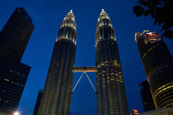Abendliche Ansicht Der Petronas Zwillingstürme Der Stadt Kuala Lumpur Malaysia — Stockfoto