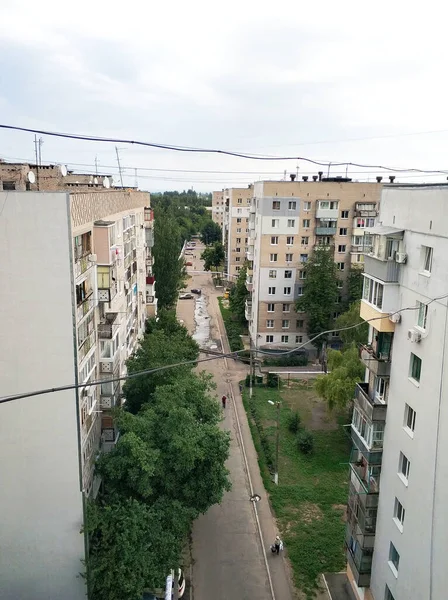 Blick Von Der Dachterrasse Den Innenhof Des Schlafbereichs Von Hochhäusern — Stockfoto