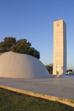 Kikar levana (İbranice beyaz Plaza; 1977-1988, tel aviv, ben