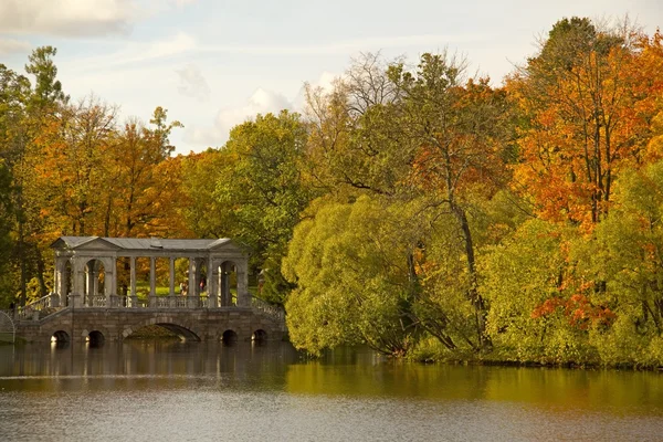 Marble Bridge in Catherine park, Pushkin, Russia — Stock Photo, Image