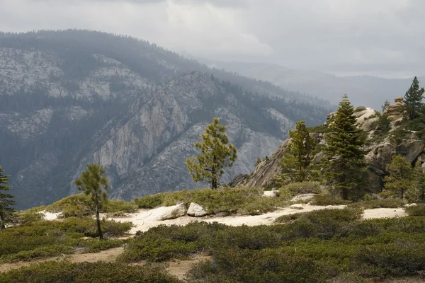 Vista desde Glacier Point en el Parque Nacional Yosemite. — Foto de Stock