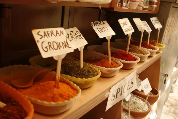 Kryddor på den orientaliska marknaden stall.jerusalem — Stockfoto