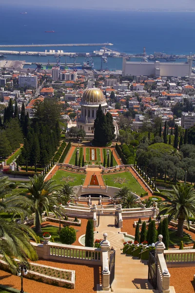Cidade de Haifa em Israel a partir do Jardim Bahai, Vista para o Mar e h — Fotografia de Stock