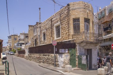 Vadi Nisnas Mahallesi 'ndeki küçük cadde, Hayfa, İsrail.