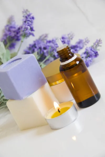 Lavendel aromatisches natürliches Heilbad — Stockfoto