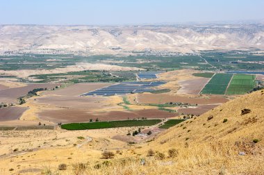 Göl kinneret güney kıyısında