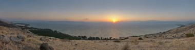 Celile günbatımında (panorama) 