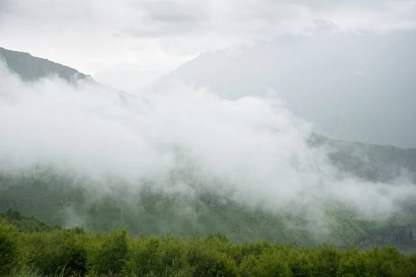 Picos Laderas Las Montañas Del Cáucaso Georgia — Foto de Stock