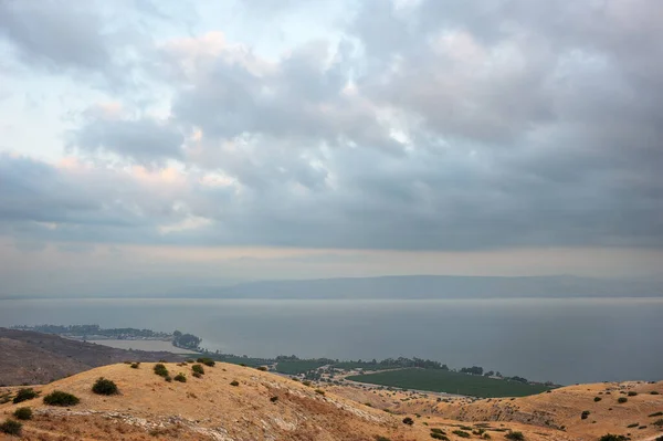 Orilla Del Lago Kinneret Las Laderas Los Altos Del Golán —  Fotos de Stock