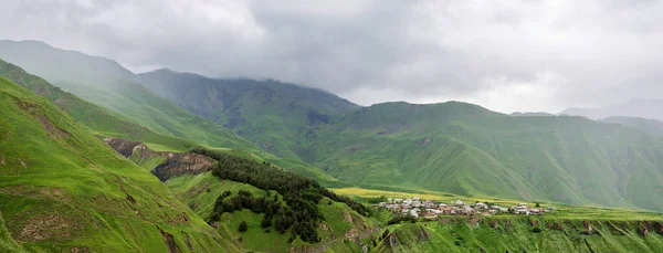 Picos Laderas Las Montañas Del Cáucaso Georgia — Foto de Stock