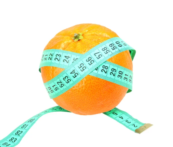 Cinta métrica sobre mandarina naranja — Foto de Stock