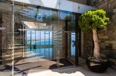 Otel girişinin