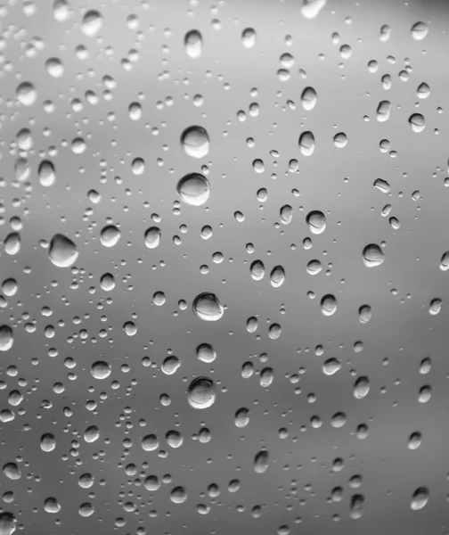 Gotas de agua en un vaso — Foto de Stock