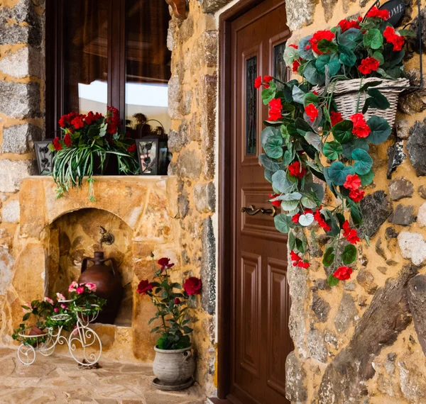 Pretty old courtyard — Stock Photo, Image