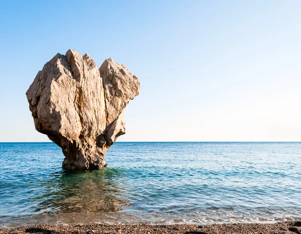 Paisaje marino con piedra — Foto de Stock