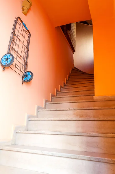 Pretty old courtyard — Stock Photo, Image