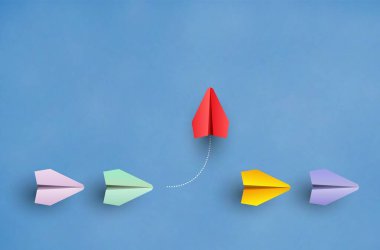 Bireysellik kavramı. Bireysel ve benzersiz lider sarı kağıttan uçak yana uçuyor. Vektör illüstrasyonu 