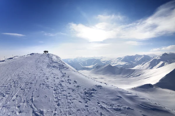Bergstation der Seilbahn in schönen Tag — Stockfoto