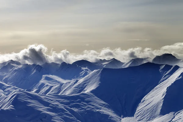 Snow mountains in evening — Stock Photo, Image