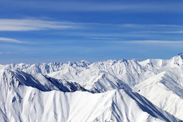 天気の良い日の冬の山。コーカサス山、ジョージア — ストック写真