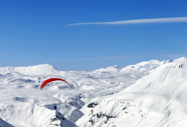 Himlen glida i Kaukasus bergen — Stockfoto