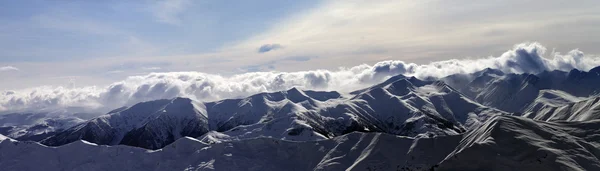 Panorama zimní hory při západu slunce — Stock fotografie