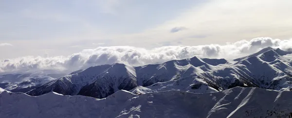 Esti felhők-hegység panorámája — Stock Fotó