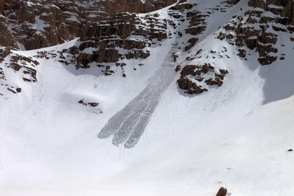 Sněhu svah s trasování Avalanche — Stock fotografie