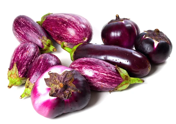 Las diferentes variedades de berenjena con agua gotas — Foto de Stock